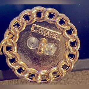 ❤️‍🔥❤️‍🔥❤️‍🔥Authentic Chanel Button Converted for Necklace Making